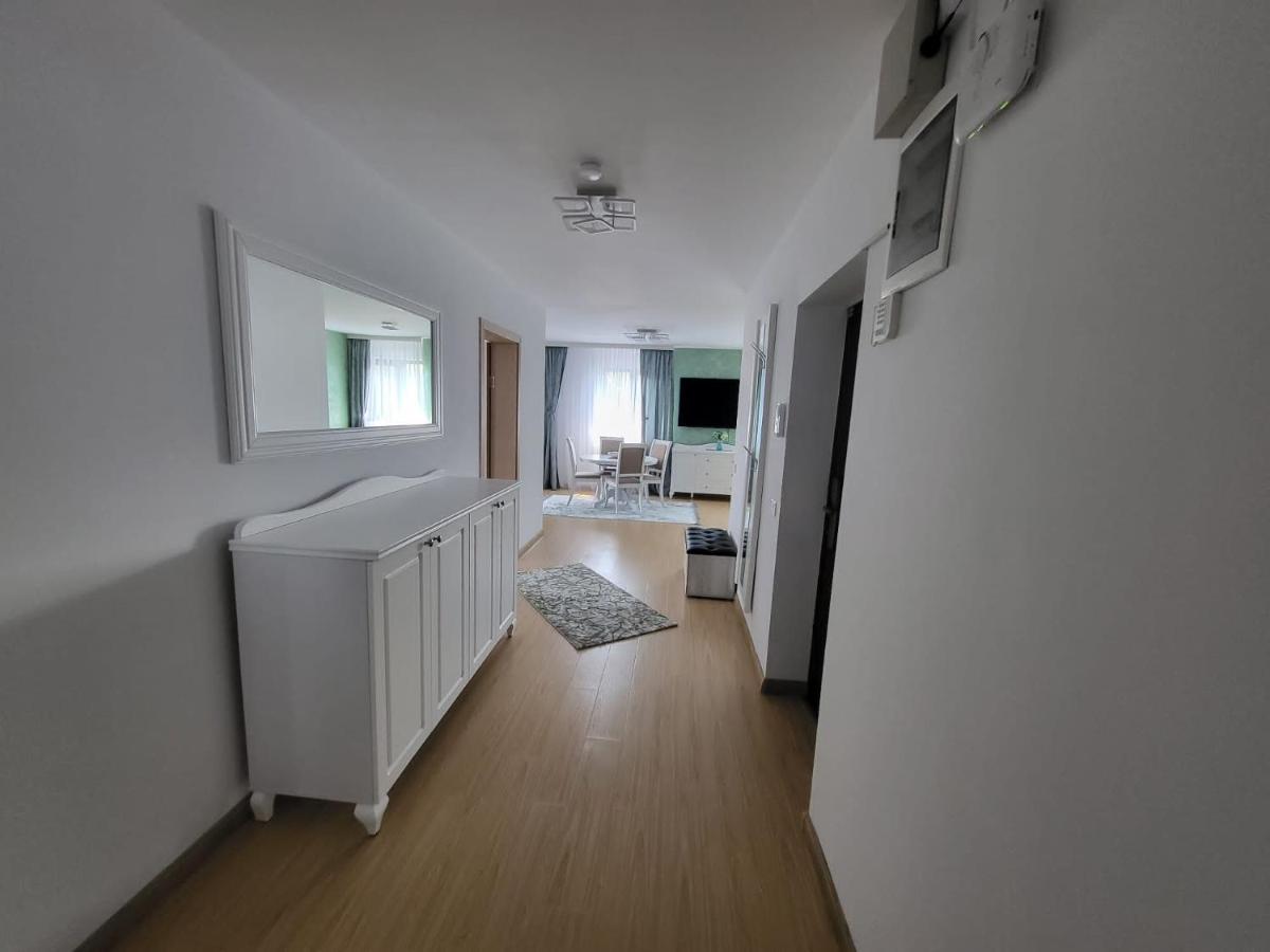 Bibis Apartments Nehoiu Esterno foto