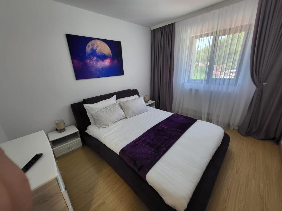 Bibis Apartments Nehoiu Esterno foto